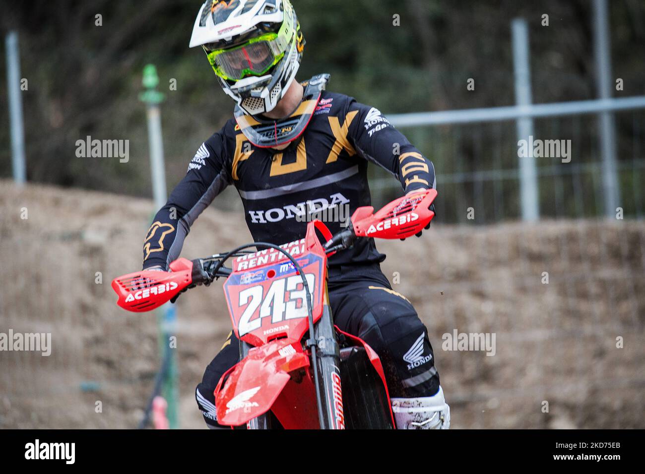 243 Tim GAJSER (HRC Honda Racing) während der Motocross 2022 FIM MXGP/MX2 Motocross-Weltmeisterschaft - MXGP von Trentino (Italien) am 09. April 2022 beim Crossodromo 'il Ciclamino' in Pietromurata, Italien (Foto: Valerio Origo/LiveMedia/NurPhoto) Stockfoto