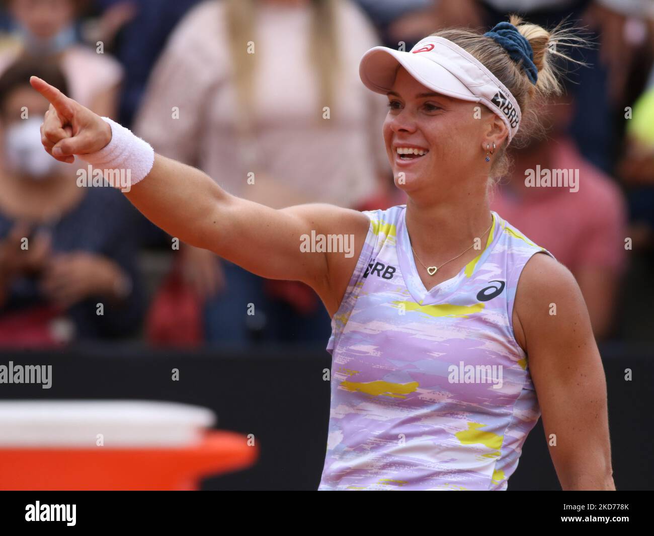 Laura Pigossi aus Brasilien feiert seinen Sieg gegen Maria Camila Osorio aus Kolumbien und ihre Qualifikation zum Finale beim WTA-Turnier Copa Colsanitas am 9. April 2022 in Bogota, Kolumbien. (Foto von Daniel Garzon Herazo/NurPhoto) Stockfoto