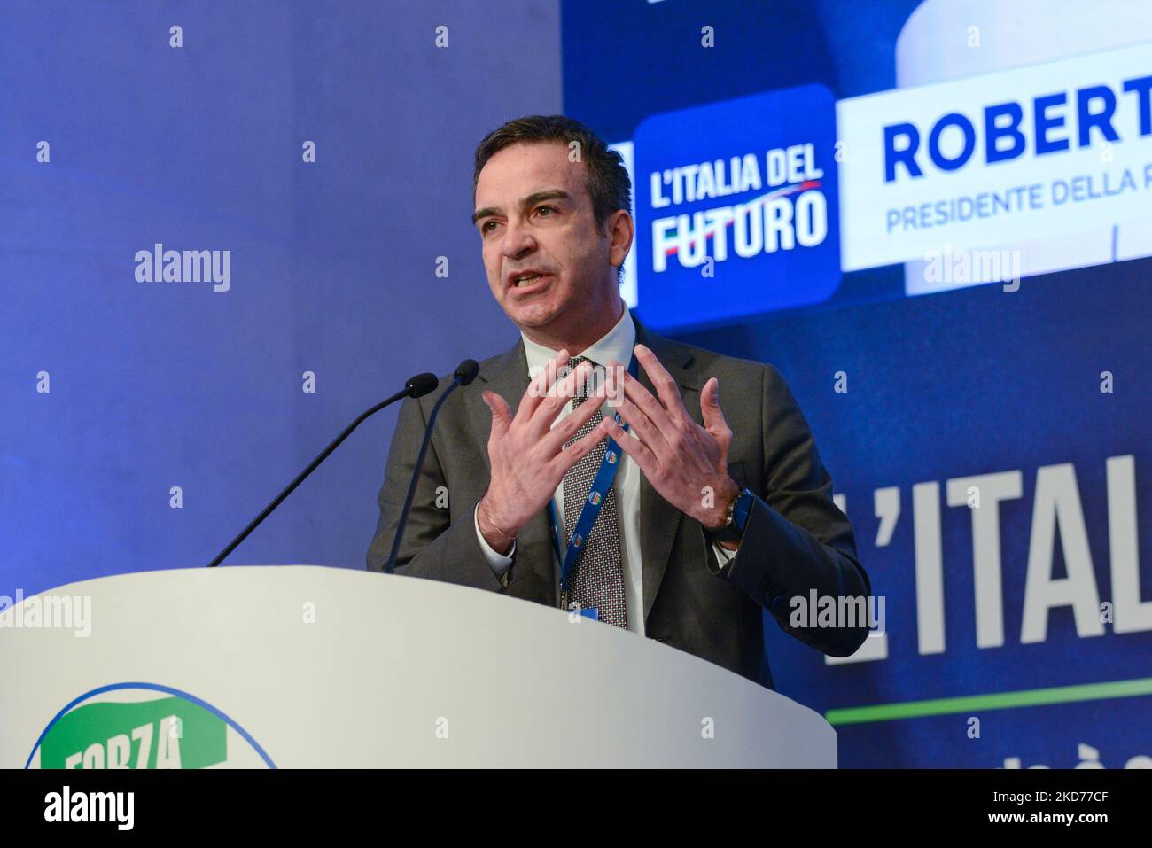 Roberto Occhiuto, Präsident der Region Kalabrien während der Nachrichten zweiten Tag von â € œLâ €™Italia del futuroâ €, Veranstaltung von der politischen Partei Forza Italia organisiert. Am 09. April 2022 im Hotel Parco dei Principi in Rom, Italien (Foto: Gloria Imbrogno/LiveMedia/NurPhoto) Stockfoto