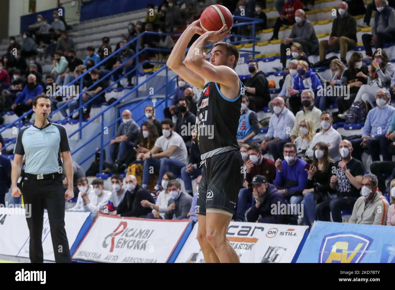 Tres Tinkle (Vanoli Cremona) während der italienischen Basketball A Serie Championship Vanoli Basket Cremona gegen Bertram Derthona Tortona am Aprile 10, 2022 im PalaRadi in Cremona, Italien (Foto von Matteo Casoni/LiveMedia/NurPhoto) Stockfoto