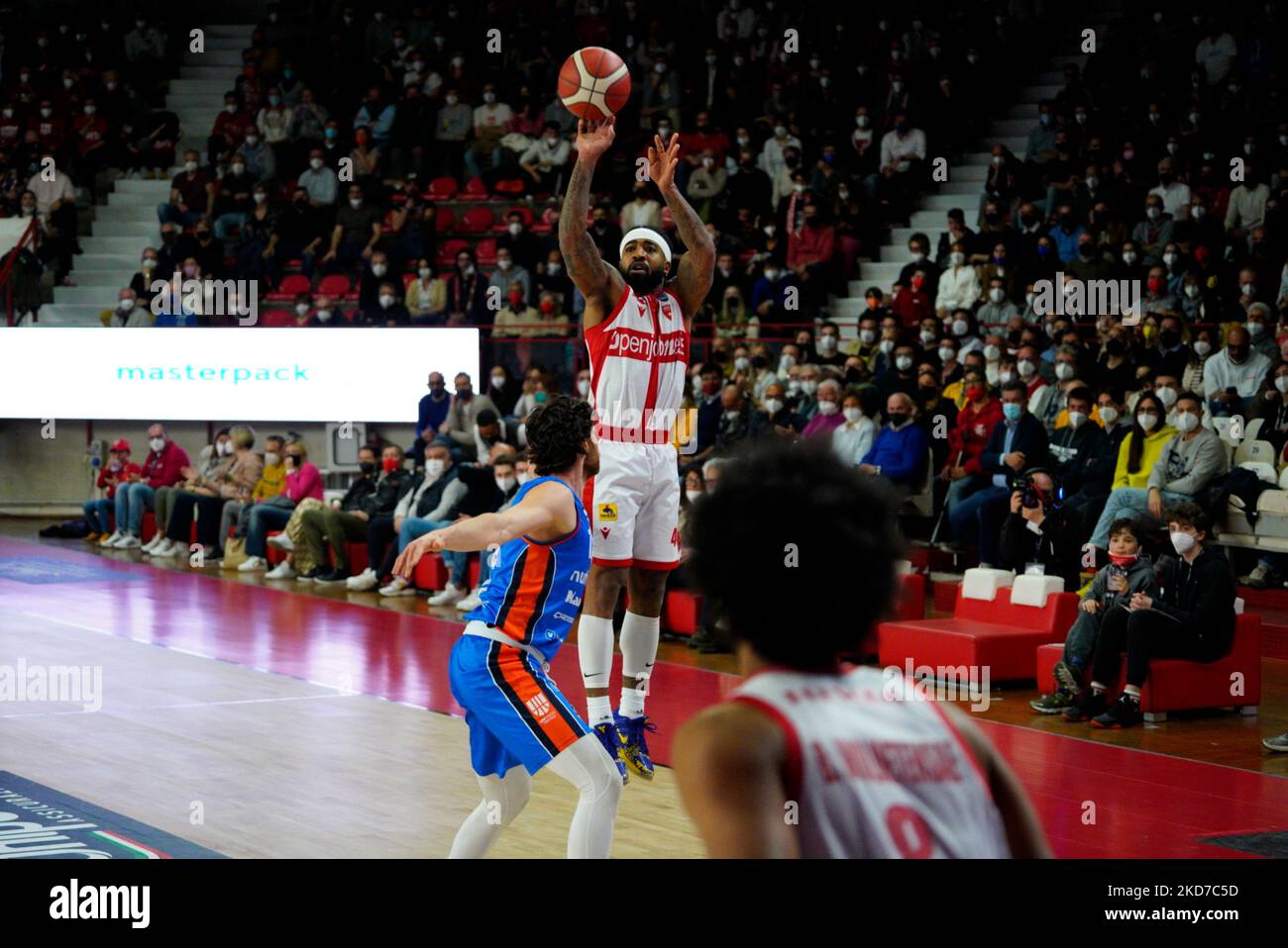 Keane-Shooting während der italienischen Basketball A Serie Championship Openjobmetis Varese vs Nutribullet Treviso Basket am 10. April 2022 in der Enerxenia Arena in Varese, Italien (Foto von Alessandro Negrini/LiveMedia/NurPhoto) Stockfoto