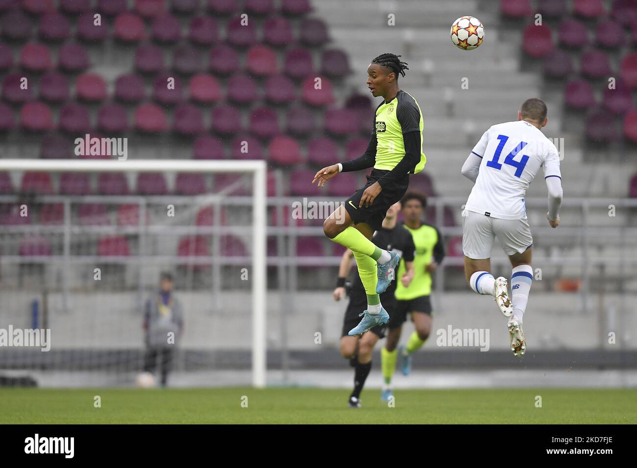 Youssef Ramalho Chermiti in Aktion während der sechzehn-jährigen UEFA-Jugendliga-Runde zwischen Dynamo Kiew und Sporting CP am 7. April 2022 im Rapid-Giulesti-Stadion in Bukarest, Rumänien. (Foto von Alex Nicodim/NurPhoto) Stockfoto