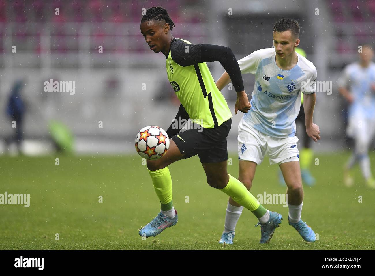 Youssef Ramalho Chermiti in Aktion während der sechzehn-jährigen UEFA-Jugendliga-Runde zwischen Dynamo Kiew und Sporting CP am 7. April 2022 im Rapid-Giulesti-Stadion in Bukarest, Rumänien. (Foto von Alex Nicodim/NurPhoto) Stockfoto