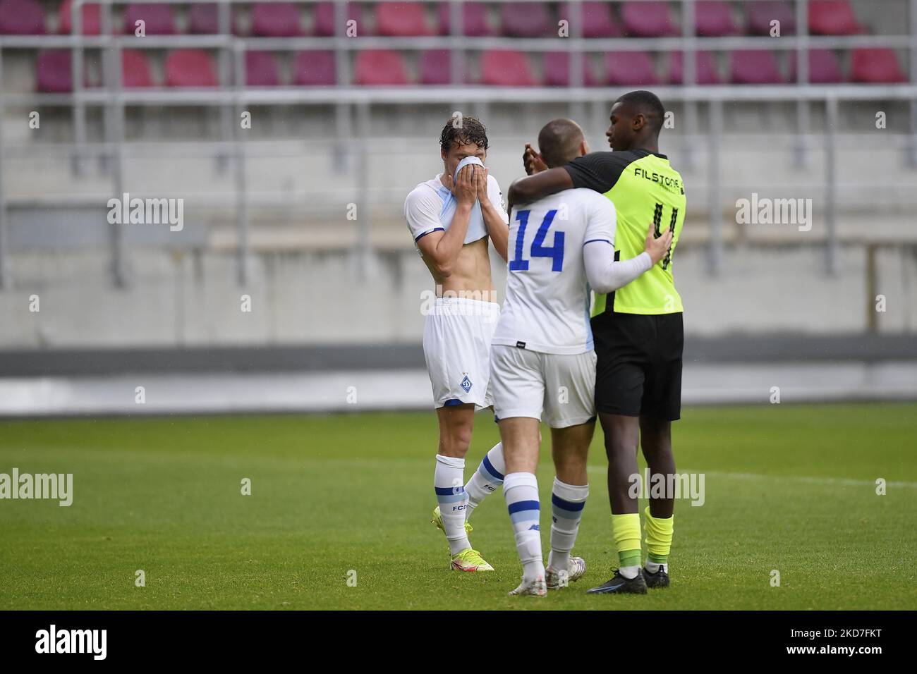 Maksym Diachuk reagiert während der sechzehnjährigen UEFA-Jugendliga-Runde zwischen Dynamo Kiew und Sporting CP am 7. April 2022 im Rapid-Giulesti-Stadion in Bukarest, Rumänien. (Foto von Alex Nicodim/NurPhoto) Stockfoto