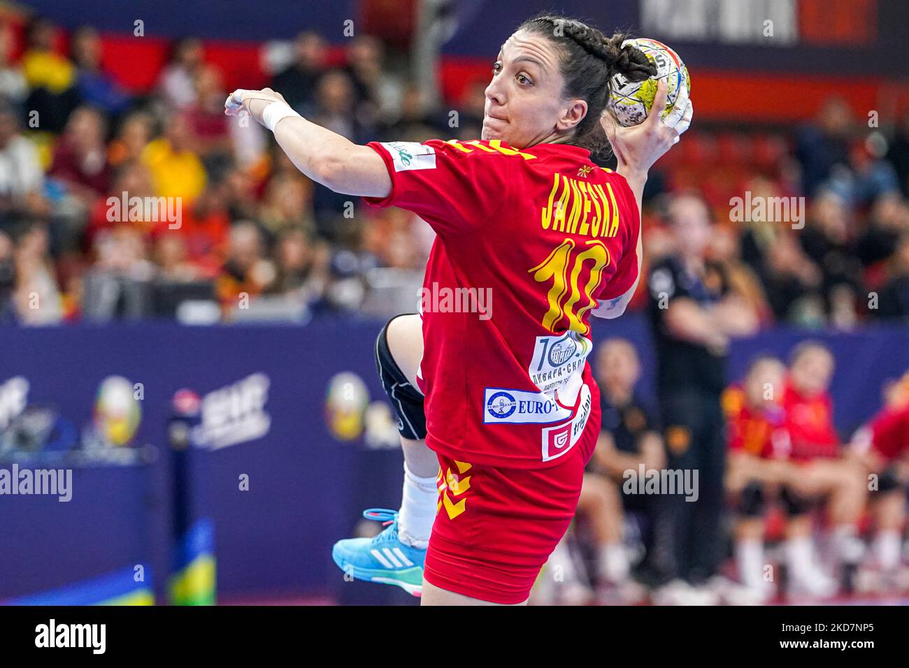 SKOPJE, NORDMAKEDONIEN - 5. NOVEMBER: Monika Janeska aus Nordmakedonien während der Vorrunde - EHF EURO 2022 Spiel zwischen Frankreich und Nordmakedonien im A1 Arena SC Boris Trajkovski am 5. November 2022 in Skopje, Nordmakedonien (Foto: Henk Seppen/Orange Picches) Stockfoto