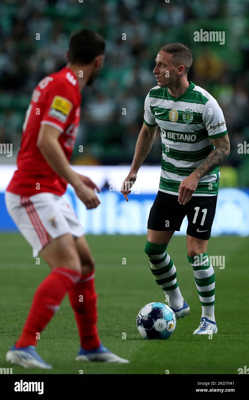 Nuno Santos von Sporting CP in Aktion beim Fußballspiel der Portugiesischen Liga zwischen Sporting CP und SL Benfica am 17. April 2022 im Jose Alvalade Stadion in Lissabon, Portugal. (Foto von Pedro FiÃºza/NurPhoto) Stockfoto