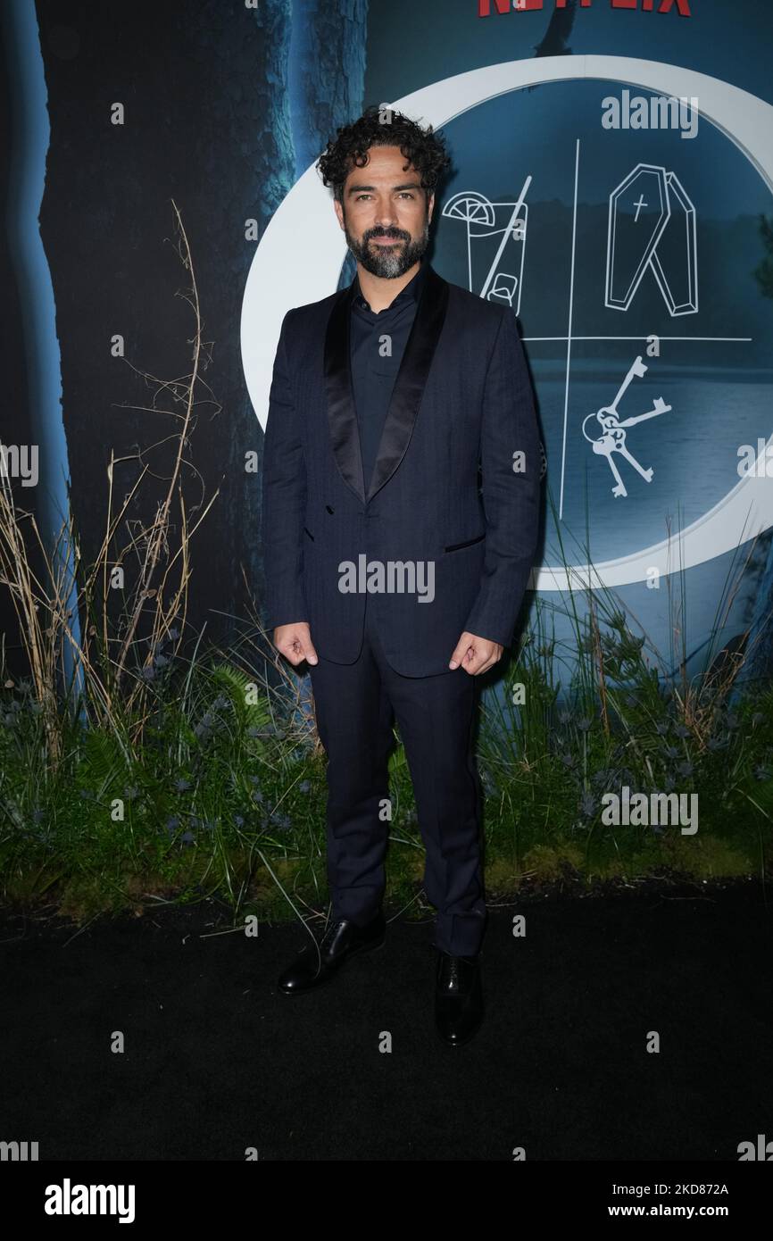 NEW YORK, NEW YORK - 21. APRIL: Alfonso Herrera nimmt an der Netflix-Premiere der Saison 4 „Ozark“ am 21. April 2022 in New York City Teil. (Foto von John Nacion/NurPhoto) Stockfoto