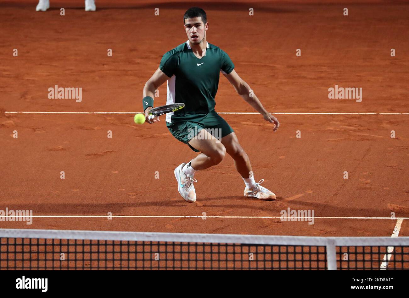 Carlos Alcaraz während des Spiels gegen Alex De Minaur, das dem Halbfinale des Barcelona Open Banc Sabadell Tennisturniers, 69. Conde de Godo Trophy, am 23.. April 2022 in Barcelona entspricht. (Foto von Joan Valls/Urbanandsport/NurPhoto) Stockfoto