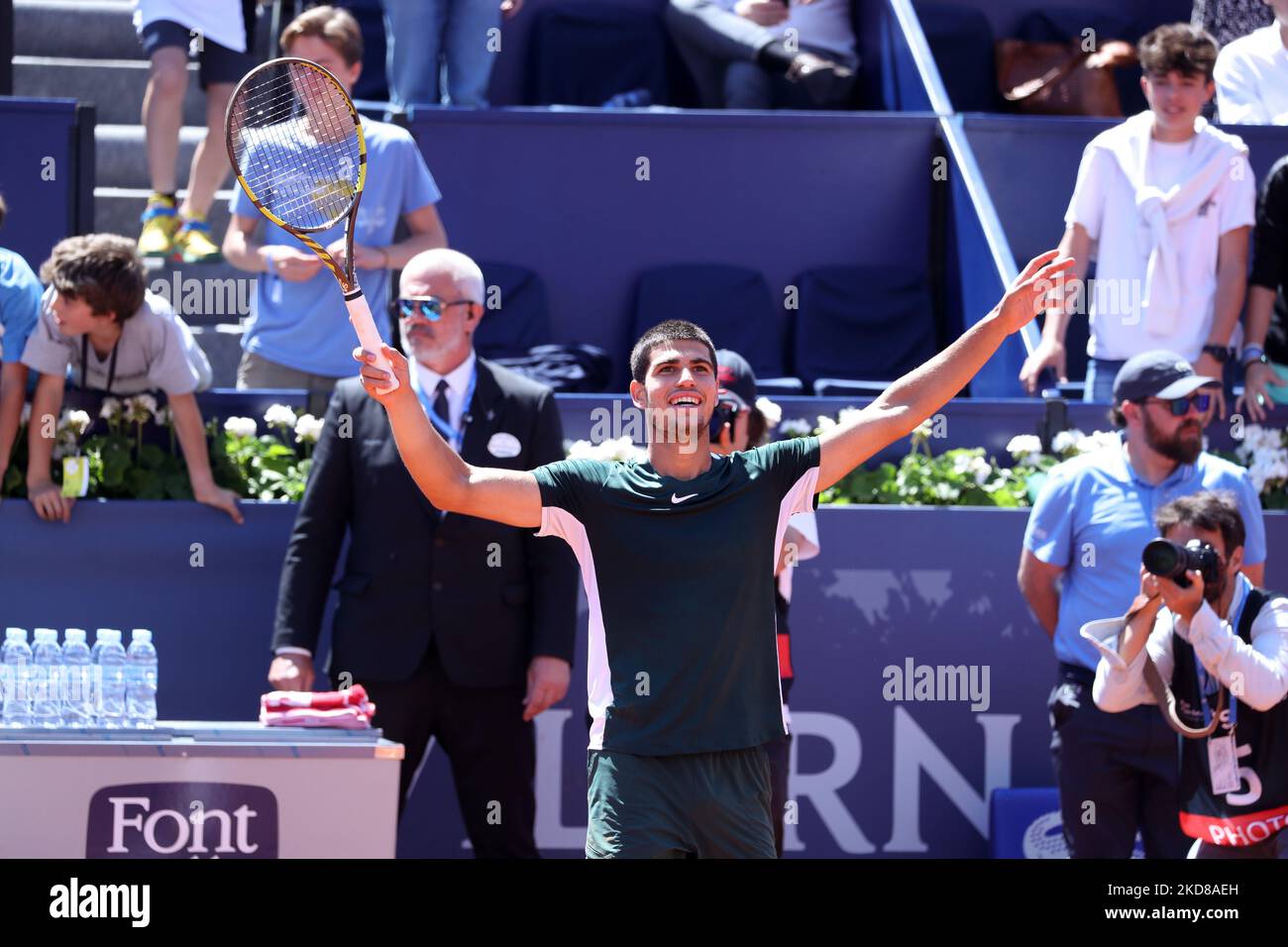 Carlos Alcaraz während der Wiederaufnahme des Spiels gegen Alex De Minaur, das dem Halbfinale des Barcelona Open Banc Sabadell Tennisturniers, 69. Conde de Godo Trophy, am 24.. April 2022 in Barcelona entspricht. (Foto von Joan Valls/Urbanandsport/NurPhoto) Stockfoto
