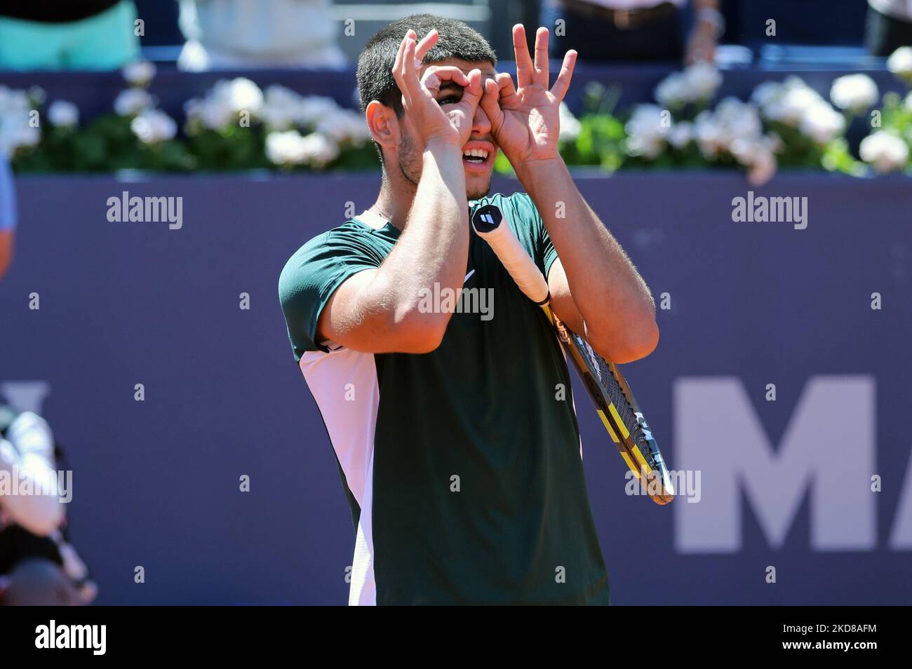 Carlos Alcaraz während der Wiederaufnahme des Spiels gegen Alex De Minaur, das dem Halbfinale des Barcelona Open Banc Sabadell Tennisturniers, 69. Conde de Godo Trophy, am 24.. April 2022 in Barcelona entspricht. (Foto von Joan Valls/Urbanandsport/NurPhoto) Stockfoto