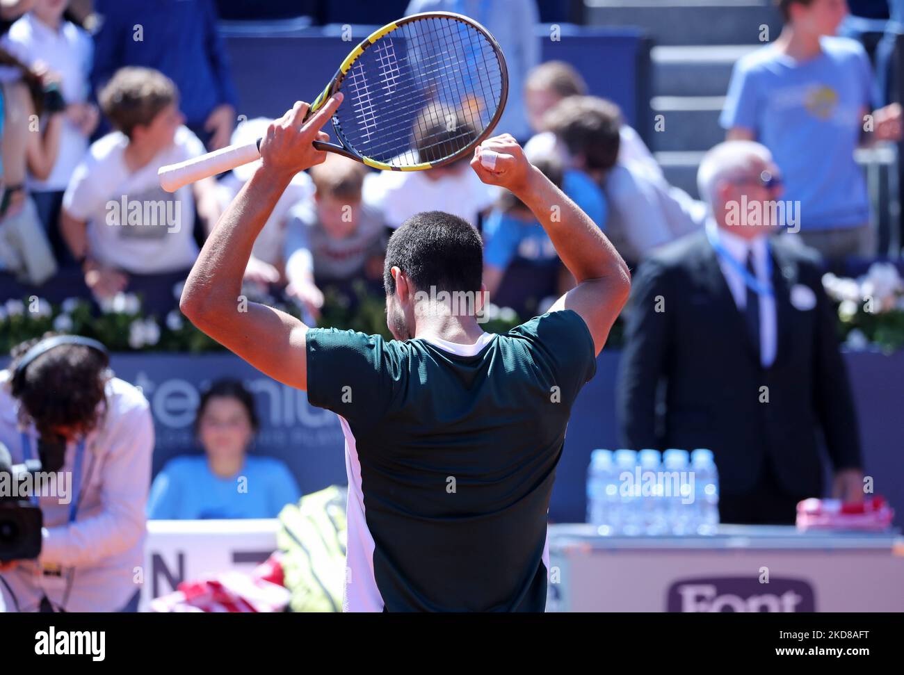 Carlos Alcaraz während der Wiederaufnahme des Spiels gegen Alex De Minaur, das dem Halbfinale des Barcelona Open Banc Sabadell Tennisturniers, 69. Conde de Godo Trophy, am 24.. April 2022 in Barcelona entspricht. (Foto von Joan Valls/Urbanandsport/NurPhoto) Stockfoto