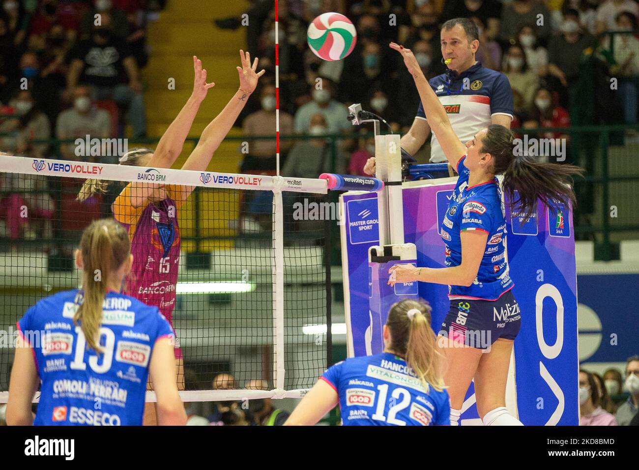 Angriff von CATERINA BOSETTI (Novara) während des Volleyball-Spiels der italienischen Serie A1 für Frauen - Vero Volley Monza gegen Igor Gorgonzola Novara am 24. April 2022 in der Arena di Monza in Monza, Italien (Foto: Valerio Origo/LiveMedia/NurPhoto) Stockfoto