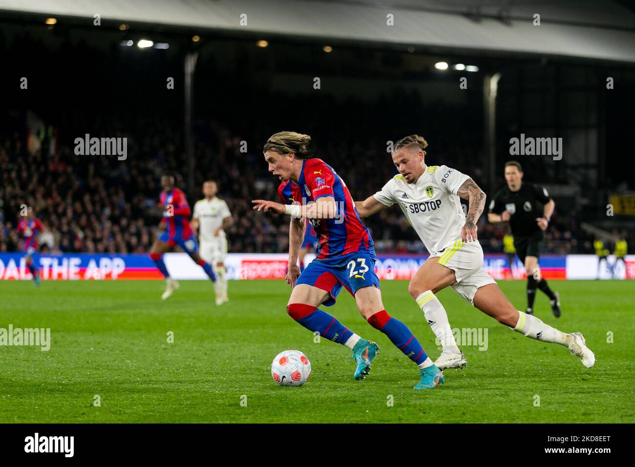 Conor Gallagher von Crystal Palace in Aktion während des Premier League-Spiels zwischen Crystal Palace und Leeds United im Selhurst Park, London, am Montag, 25.. April 2022. (Foto von Juan Gasparini/MI News/NurPhoto) Stockfoto