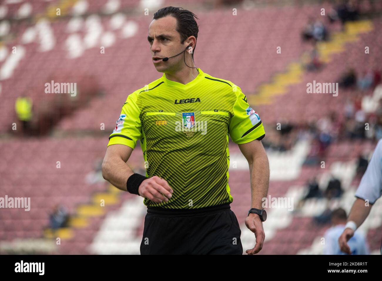 Ivan Robilotta refree während des italienischen Fußballspiel der Serie B Reggina 1914 gegen Como 1907 am 30. April 2022 im Stadio Oreste Granillo in Reggio Calabria, Italien (Foto von Valentina Giannettoni/LiveMedia/NurPhoto) Stockfoto