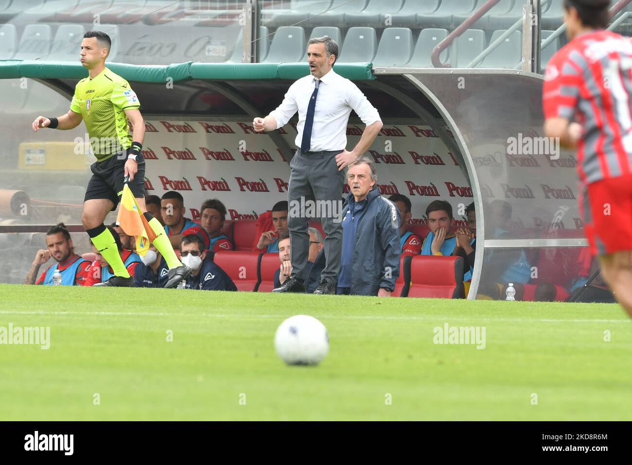 Fabio Pecchia Trainer von Cremonese während des italienischen Fußballspiel Serie B US Cremonese gegen Ascoli Calcio am 30. April 2022 im Stadio Giovanni Zini in Cremona, Italien (Foto: Alessio Tarpini/LiveMedia/NurPhoto) Stockfoto