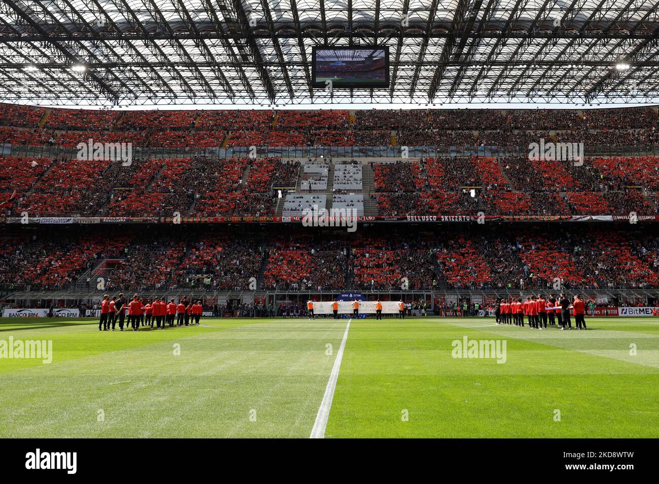 AC Mailand Fans während des italienischen Fußballspiel Serie A AC Mailand gegen ACF Fiorentina am 01. Mai 2022 im San Siro Stadion in Mailand, Italien (Foto von Francesco Scaccianoce/LiveMedia/NurPhoto) Stockfoto