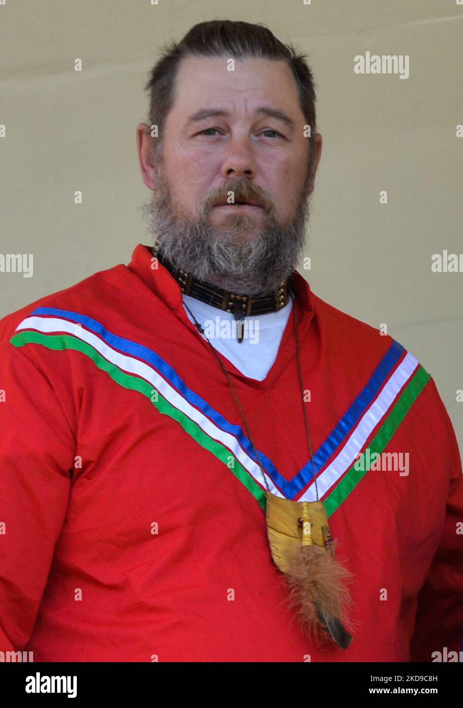 Patrick James King sitzt in einem Tipi während eines Sit-in-Protests auf dem legislativen Gelände von Alberta in Edmonton (BILD DER AKTE vom 22. Oktober 2021). Pat King ist bekannt für die Proteste gegen COVID-19-Mandate. Er leitete die Wexit-Bewegung, die sich für die Abspaltung einsetzte, Alberta und andere westliche Provinzen, führte die United We Roll-Bewegung an und fungierte als regionaler Organisator des Kanada-Konvoi-Protestes. King wurde am 18. Februar 2022 bei den Protesten des kanadischen Konvois in Ottawa verhaftet und ist mehreren Anklagen ausgesetzt. Am Samstag, den 7. Mai 2022, in Edmonton, Alberta, Kanada. (Foto von Artur Widak/NurPhoto) Stockfoto