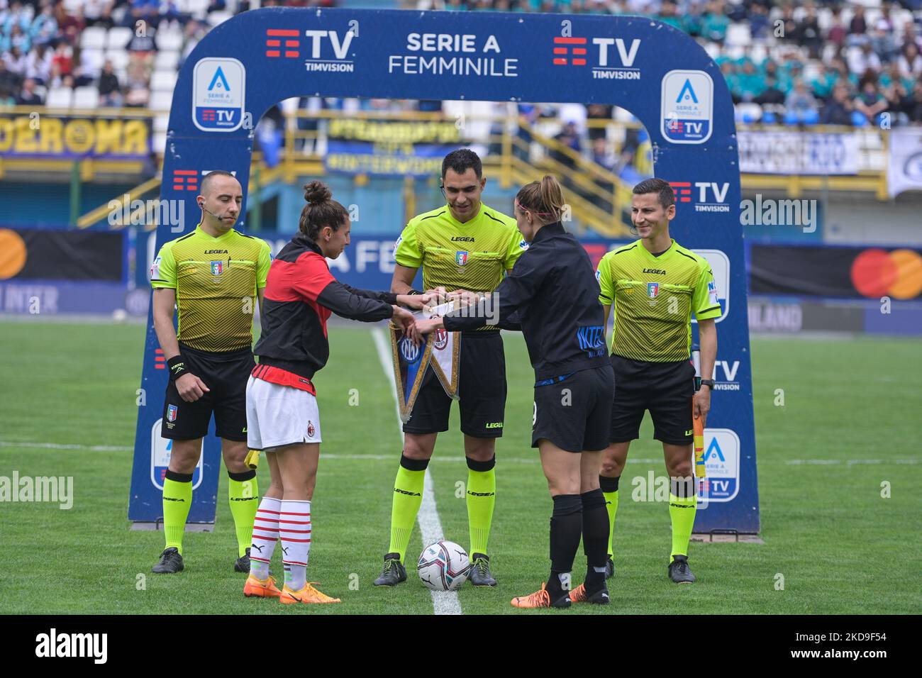 Alborghetti Lisa (FC Internazionale) - Bergamaschi Valentina (AC Mailand) vor dem Spiel während der italienischen Fußballserie A Frauenspiel Inter - FC Internazionale gegen AC Mailand am 07. Mai 2022 im Suning Center in Mailand, Italien (Foto von Tiziano Ballabio/LiveMedia/NurPhoto) Stockfoto