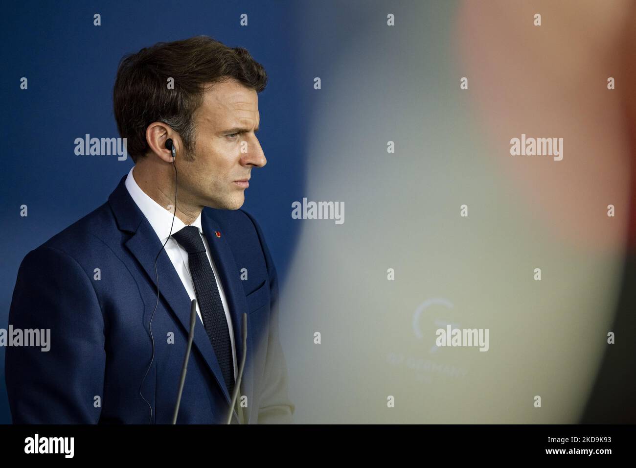 Der französische Präsident Emmanuel Macron wird während einer Pressekonferenz am 9. Mai 2022 im Bundeskanzleramt in Berlin abgebildet. (Foto von Emmanuele Contini/NurPhoto) Stockfoto