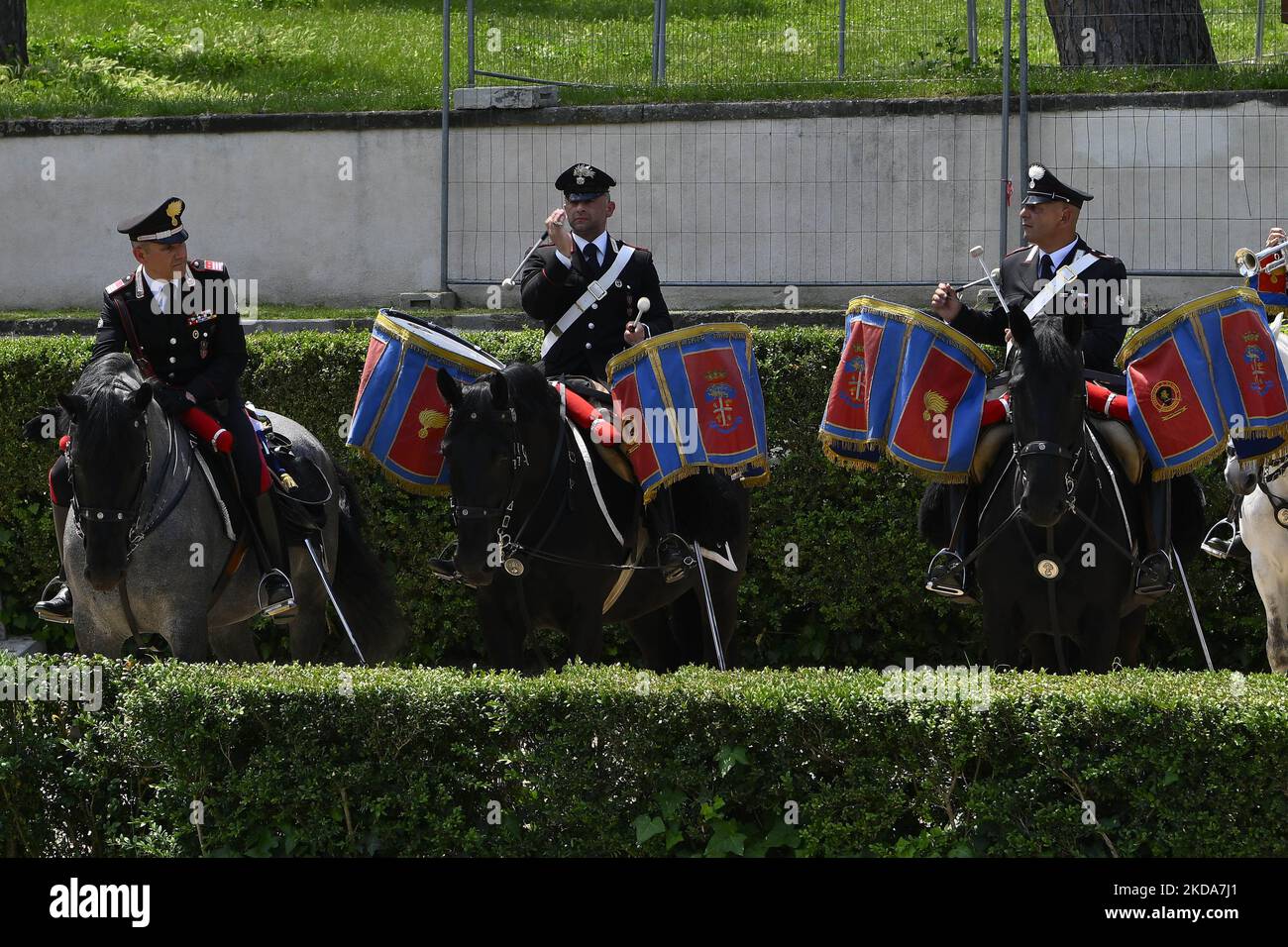 Band der Carabinieri während der Pressekonferenz zur Präsentation des 89Â CSIO di Roma Piazza di Siena - Master d'Inzeo, 17. Mai 2022, Piazza di Siena, Rom, Italien. (Foto von Domenico Cippitelli/LiveMedia/NurPhoto) Stockfoto