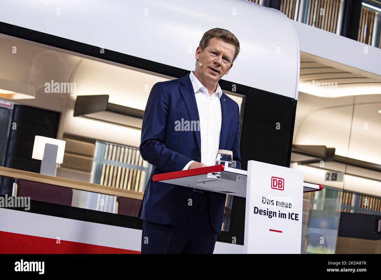 Richard Lutz, Vorsitzender der Deutschen Bahn, wird während der Präsentation des neuen Designs der ICE-Züge am 18. Mai 2022 in Berlin abgebildet. (Foto von Emmanuele Contini/NurPhoto) Stockfoto
