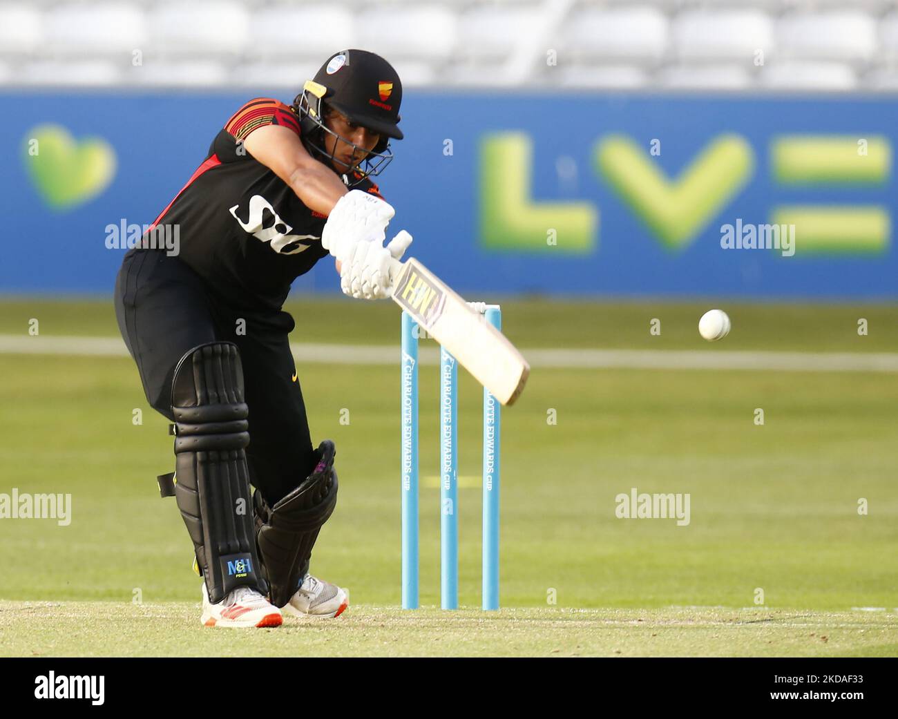 Sunrisers Naomi Dattani während des Charlotte Edwards Cup zwischen Sunrisers gegen Western Storm auf dem Cloud County Ground, Chelmsford am 18.. Mai , 2022 (Foto by Action Foto Sport/NurPhoto) Stockfoto