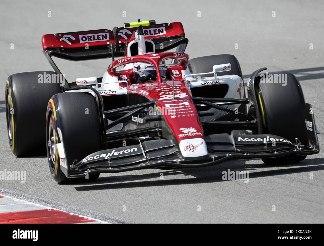 Guanyu Zhous Alfa Romeo während des Formel 1 Pirelli GP von Spanien, der am 22.. Mai 2022 auf dem Circuit de Barcelona Catalunya in Barcelona stattfand. -- (Foto von Urbanandsport/NurPhoto) Stockfoto