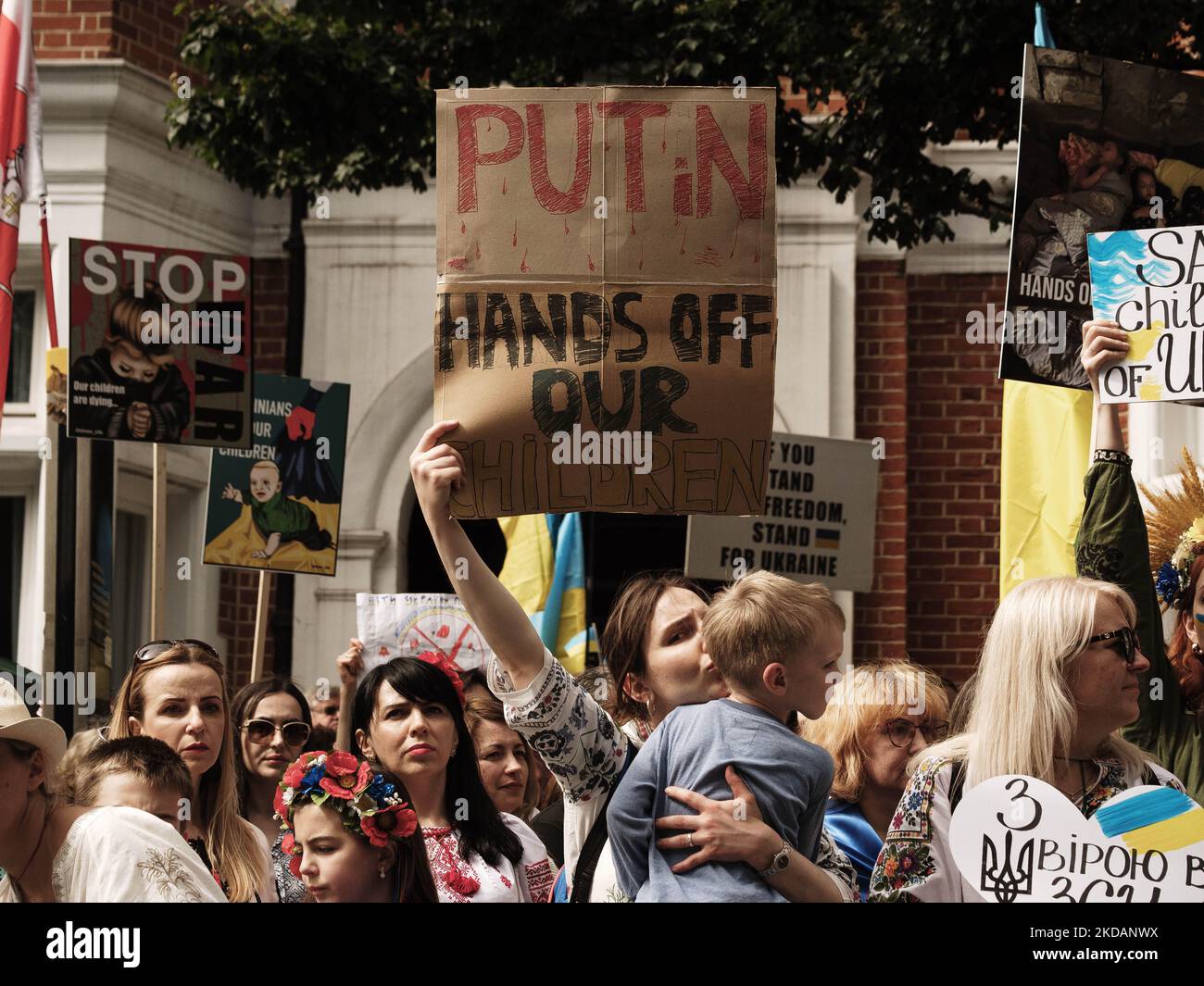 Muttermarsch für ukrainische Kinder in London, 22. Mai 2022 (Foto: Chrissa Giannakoudi/NurPhoto) Stockfoto