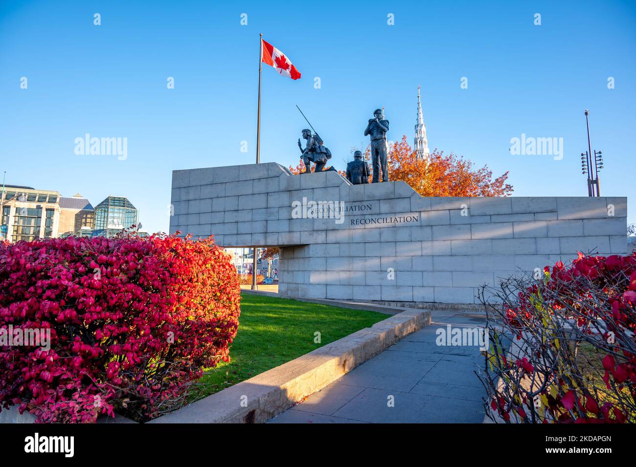 Ottawa, Ontario - 19. Oktober 2022: Versöhnung: Das Friedensdenkmal in der nationalen Hauptstadtregion Ottawa. Stockfoto