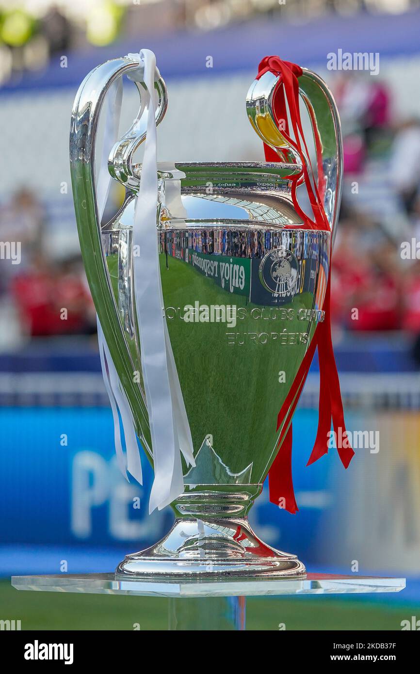 Champions League-Trophäe während des UEFA Champions League-Finales zwischen dem FC Liverpool und dem FC Real Madrid am 28. Mai 2022 im Stade de France in Paris, Frankreich. (Foto von Giuseppe Maffia/NurPhoto) Stockfoto