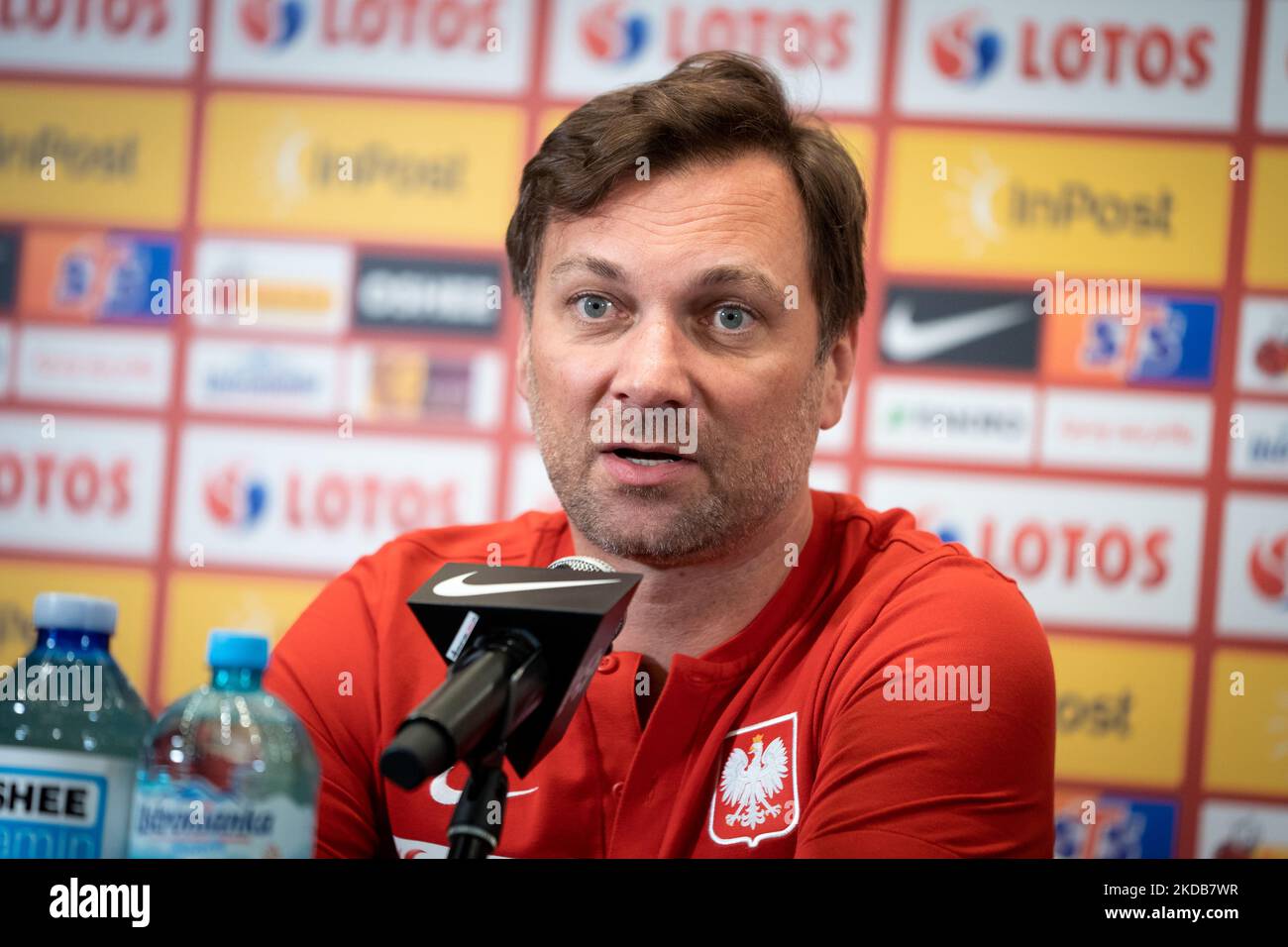 Jakub Kwiatkowski (Medienbeauftragter des polnischen Fußballverbandes) während der Pressekonferenz der polnischen Fußballnationalmannschaft im DoubleTree by Hilton in Warschau, Polen, am 30. Mai 2022 (Foto: Mateusz Wlodarczyk/NurPhoto) Stockfoto