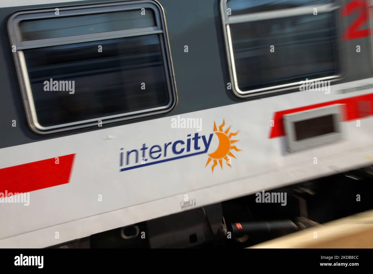 Italienische Eisenbahnen (Trenitalia) zweite Klasse Intercity-Personenbeförderung. Stockfoto