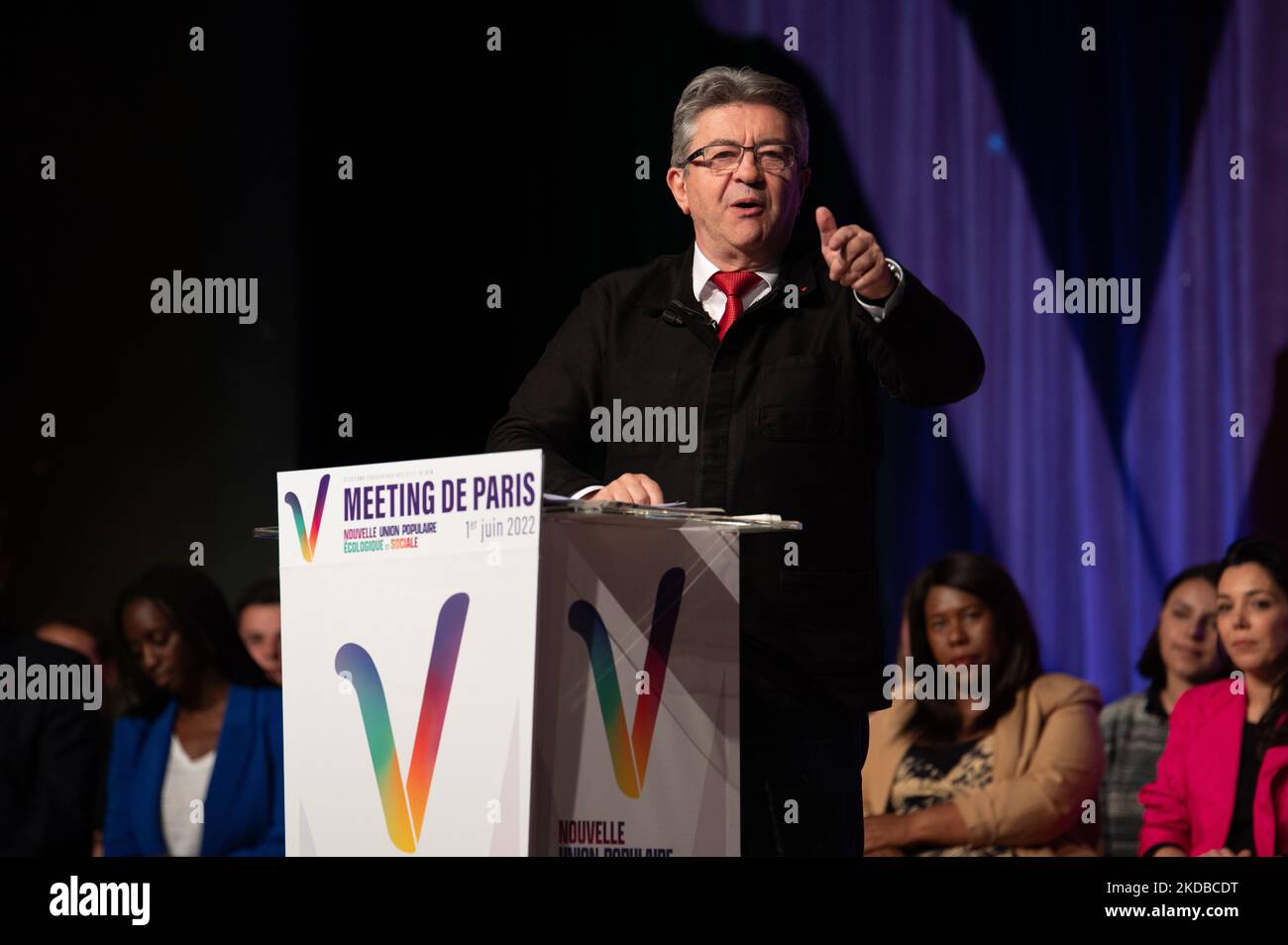 Jean Luc Melenchon hält am 1. Juni 2022 vor den Parlamentswahlen am 12-19. Juni in Frankreich eine Rede auf dem Treffen der französischen linken Wahlkoalition Nupes (Nouvelle Union Populaire Ecologique et Sociale - Neue ökologische und soziale Volksunion) in Olympe-de-Gouge in Paris. (Foto von Quentin Veuillet/NurPhoto) Stockfoto