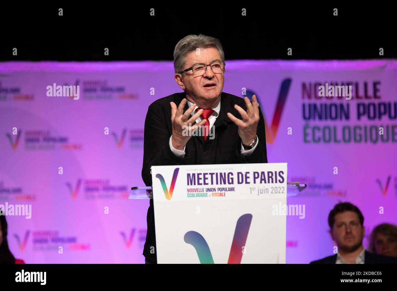 Jean Luc Melenchon hält am 1. Juni 2022 vor den Parlamentswahlen am 12-19. Juni in Frankreich eine Rede auf dem Treffen der französischen linken Wahlkoalition Nupes (Nouvelle Union Populaire Ecologique et Sociale - Neue ökologische und soziale Volksunion) in Olympe-de-Gouge in Paris. (Foto von Quentin Veuillet/NurPhoto) Stockfoto