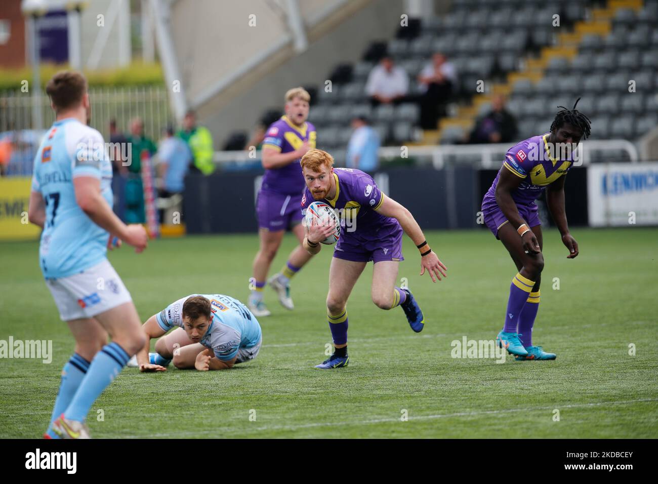 Alex Donaghy von Newcastle Thunder in Aktion während des WETTLAUFS DER BETFRED Championship zwischen Newcastle Thunder und Featherstone Rovers im Kingston Park, Newcastle am Donnerstag, den 2.. Juni 2022. (Foto von Chris Lishman/MI News/NurPhoto) Stockfoto