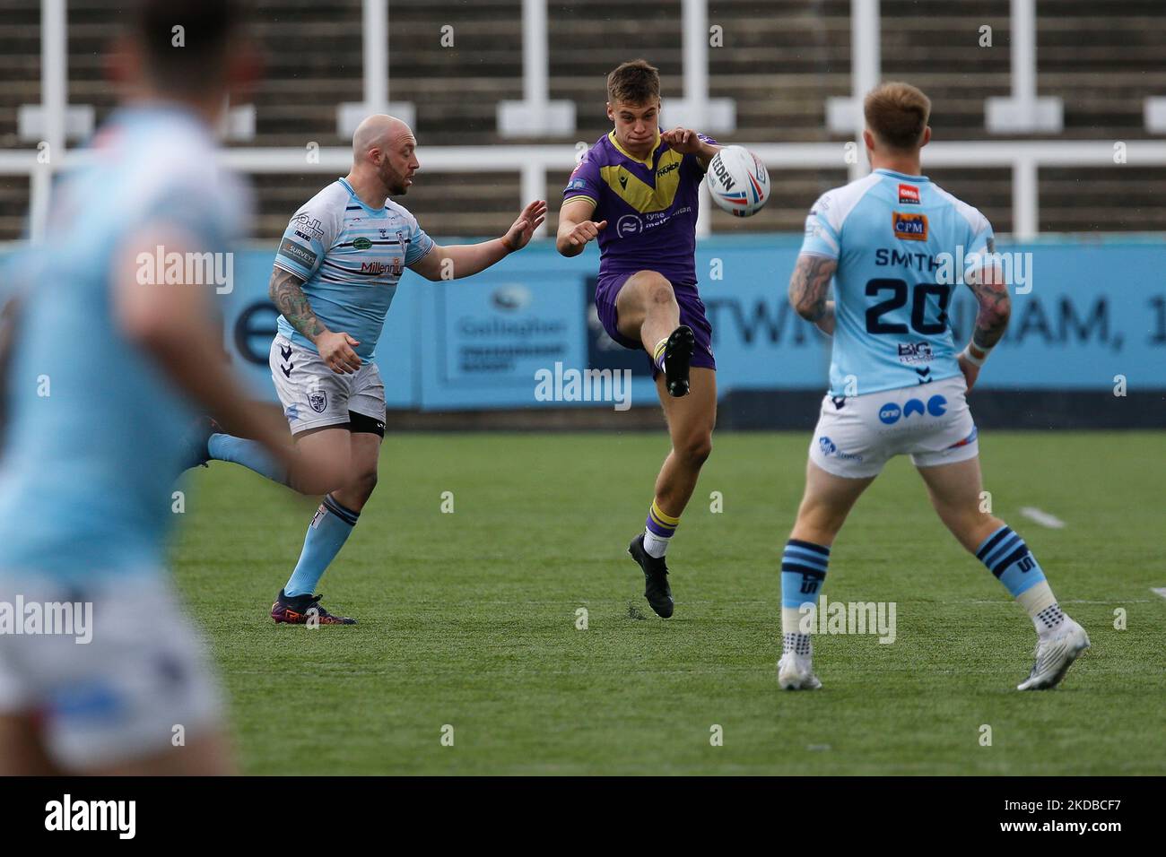 Dan Coates von Newcastle Thunder tritt am Donnerstag, dem 2.. Juni 2022, während des WETTLAUFS DER BETFRED Championship zwischen Newcastle Thunder und Featherstone Rovers im Kingston Park, Newcastle, an. (Foto von Chris Lishman/MI News/NurPhoto) Stockfoto