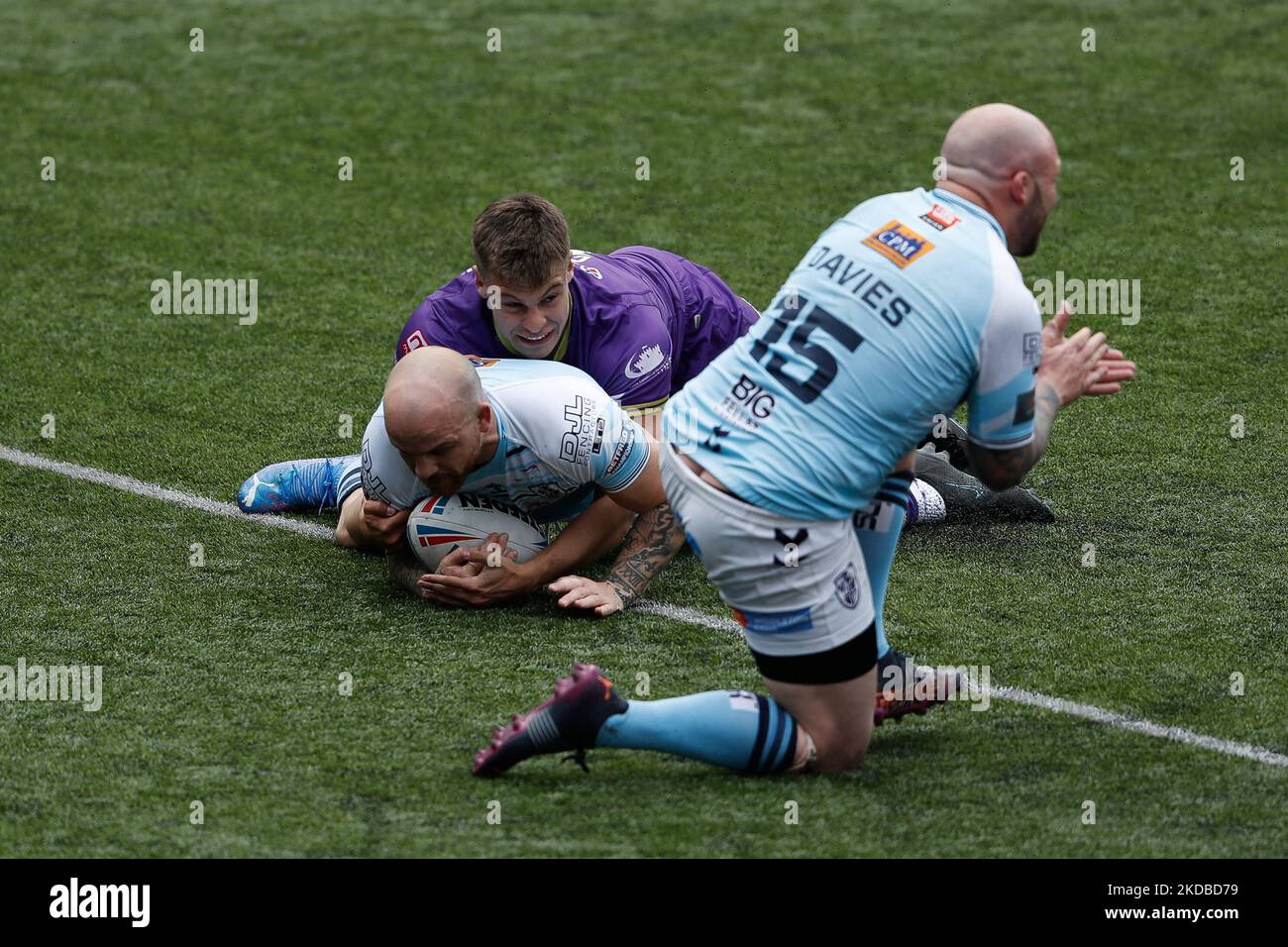 Matty Wildie von Featherstone Rovers erzielt am Donnerstag, dem 2.. Juni 2022, beim WETTSPIEL DER BETFRED Championship zwischen Newcastle Thunder und Featherstone Rovers im Kingston Park, Newcastle, den zweiten Versuch ihrer Seite. (Foto von will Matthews/MI News/NurPhoto) Stockfoto