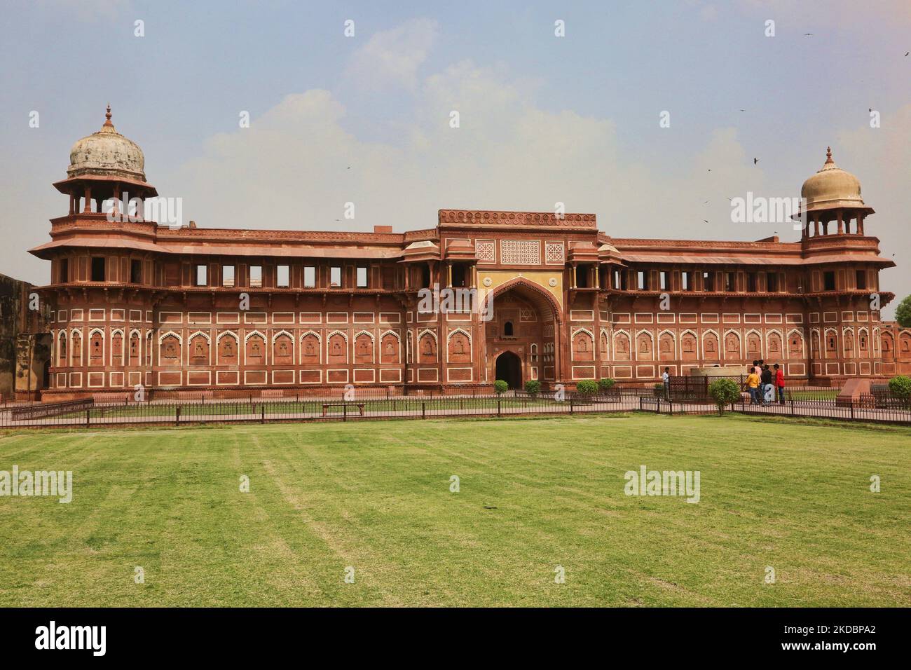 Jahangir Palace am Agra Fort in Agra, Uttar Pradesh, Indien, am 04. Mai 2022. Agra Fort wurde im Jahr 1565-1573 für Mughal Kaiser Akbar gebaut. (Foto von Creative Touch Imaging Ltd./NurPhoto) Stockfoto