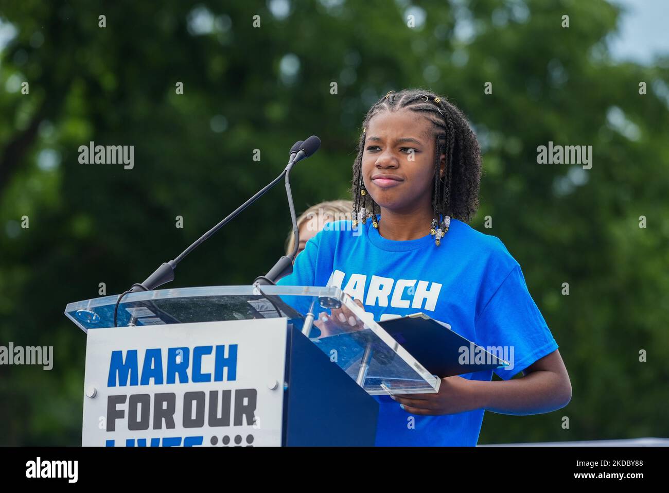 WASHINGTON, DC - 11. JUNI: Yolanda King spricht im März für unser Leben 2022 am 11. Juni 2022 in Washington, DC. Yolanda King ist die Enkelin von Martin Luther King Jr. und eine junge Aktivistin gegen Waffengewalt. Yolanda hat ihre Erfahrung, ihren Großvater und ihre Urgroßmutter verloren zu haben, genutzt, um sich für Waffensicherheitsgesetze einzusetzen. „Tausende von Menschen mit Regenschauern und T-Shirts strömten am Samstag nach Washington, um sich gegen die Epidemie der Waffengewalt in der Nation zu mobilisieren und den Kongress zu fordern, Schritte zu Unternehmen, um diese zu beenden. Sie versammelten sich an einem grauen Morgen in der Mall, um sich der anzuschließen Stockfoto