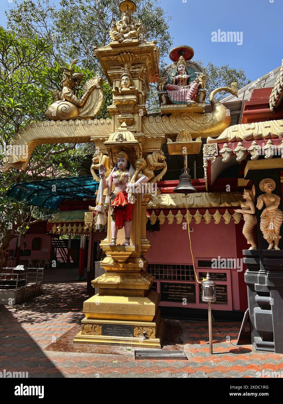 Pazhanchira Devi Tempel in Thiruvananthapuram (Trivandrum), Kerala, Indien am 26. Mai 2022. Der Tempel Sree Pazhanchira Devi ist einer der ältesten Tempel. Der Tempel ist fast 700 Jahre alt und ist ein hervorragendes Beispiel für Kerala Vasthu Vidya und Tempelarchitektur. Diese Denkmalstruktur wird unter die Liste der Denkmäler von nationaler Bedeutung platziert. (Foto von Creative Touch Imaging Ltd./NurPhoto) Stockfoto