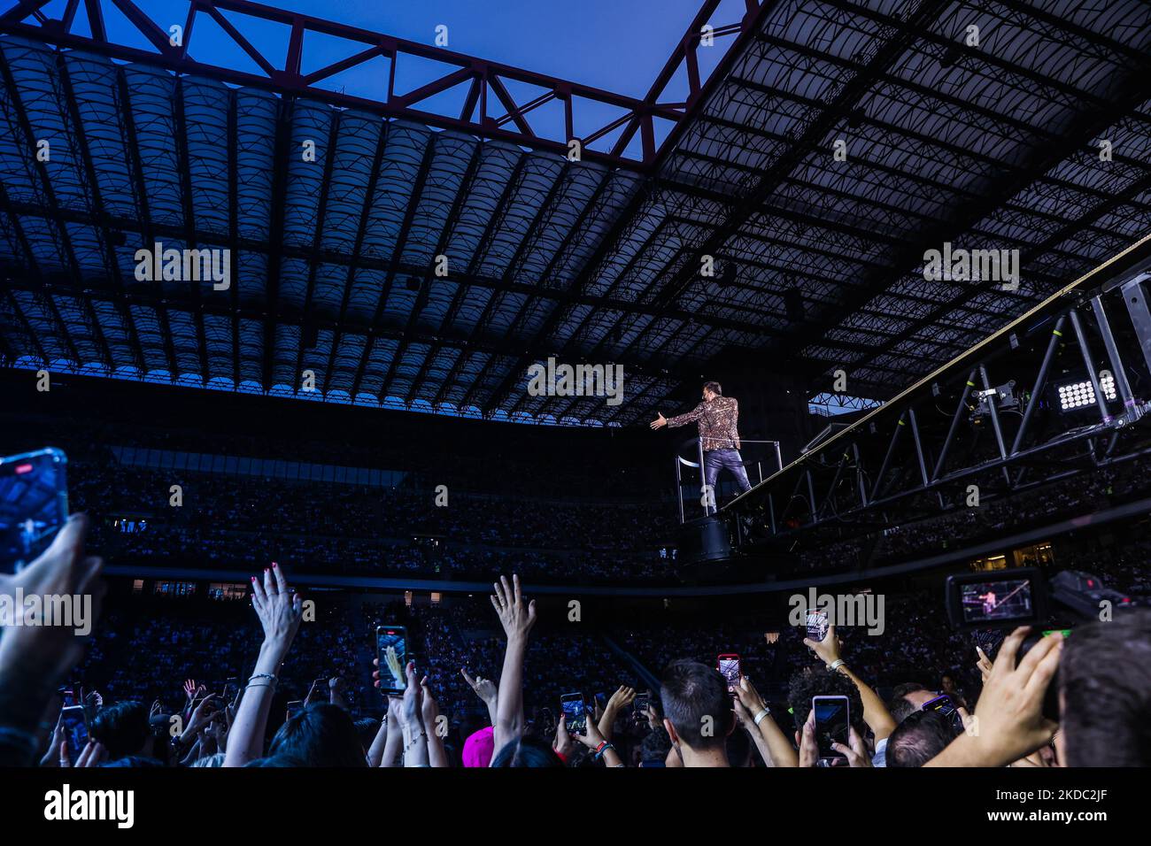 Cesare Cremonini im Stadio Giuseppe Meazza in San Siro in Mailand, Italien, am 13 2022. Juni. (Foto von Mairo Cinquetti/NurPhoto) Stockfoto