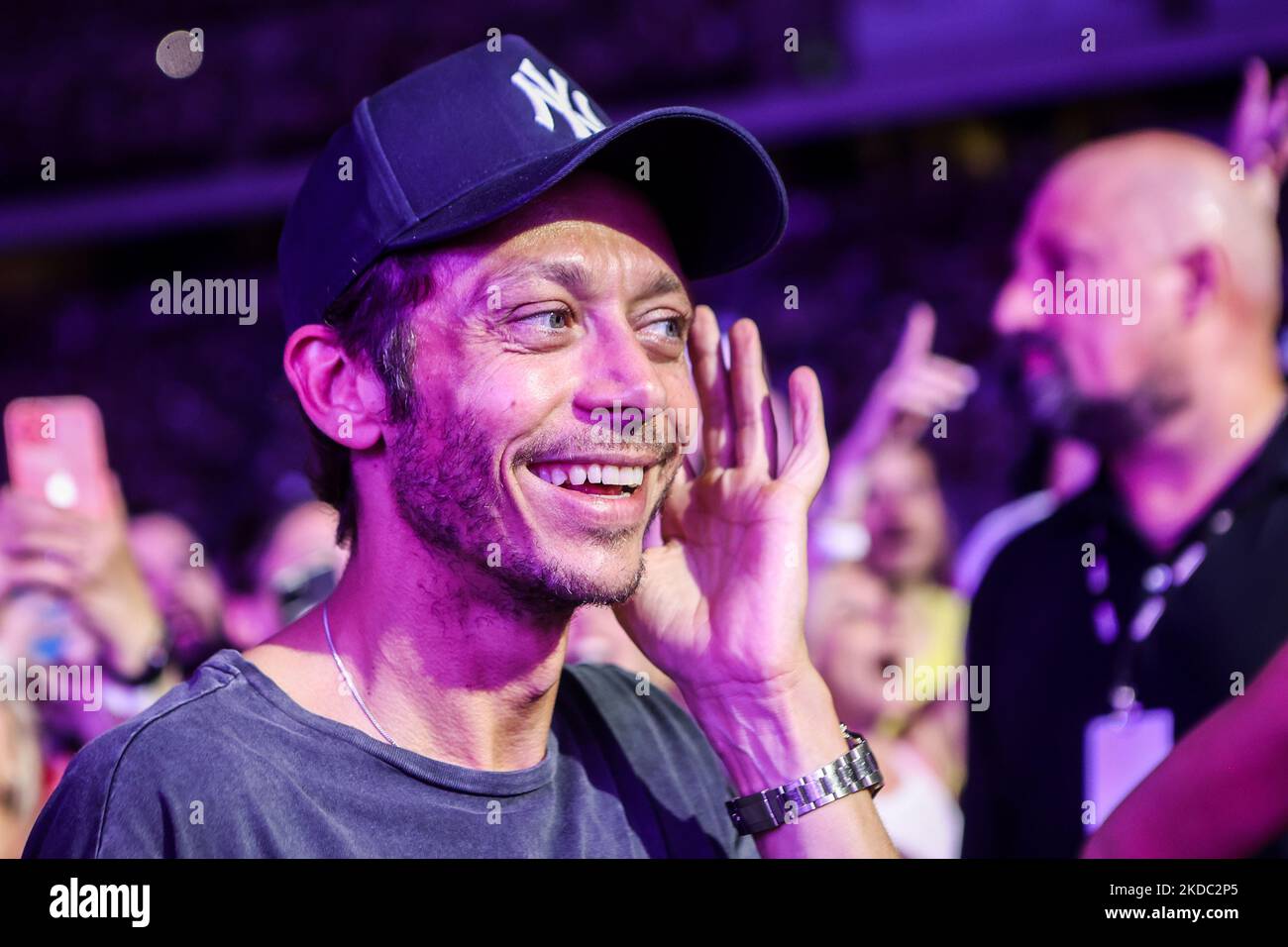 Valentino Rossi ist am 13 2022. Juni beim Konzert von Cesare Cremonini im Stadio Giuseppe Meazza in San Siro in Mailand zu sehen. (Foto von Mairo Cinquetti/NurPhoto) Stockfoto