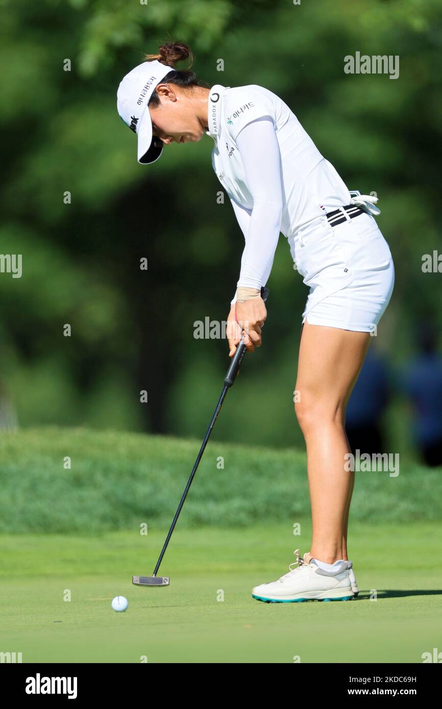 Lydia Ko aus Neuseeland setzt sich während der ersten Runde des Meijer LPGA Classic Golfturniers im Blythefield Country Club in Belmont, MI, USA, am Donnerstag, 16. Juni 2022 auf das 17. Green. (Foto von Amy Lemus/NurPhoto) Stockfoto