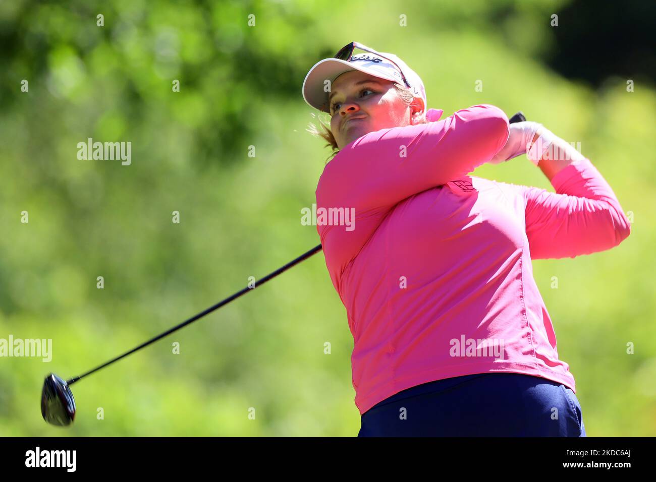 Liz Nagel aus DeWitt, Michigan, trifft am Donnerstag, den 16. Juni 2022, beim ersten Lauf des Meijer LPGA Classic Golfturniers im Blythefield Country Club in Belmont, MI, USA, vom 6. Abschlag. (Foto von Amy Lemus/NurPhoto) Stockfoto