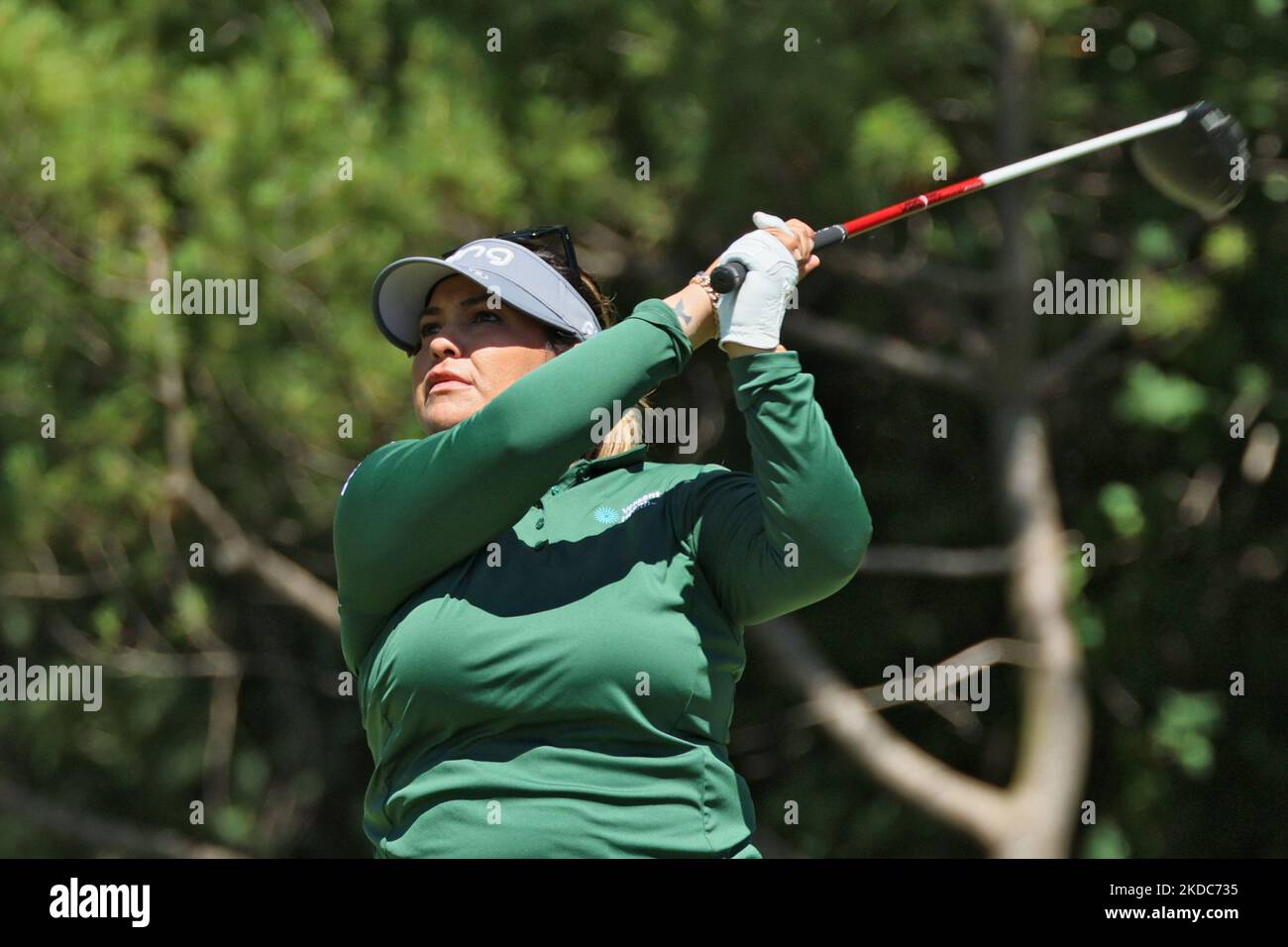 Lizette Salas trifft am Donnerstag, den 16. Juni 2022, beim ersten Lauf des Meijer LPGA Classic Golfturniers im Blythefield Country Club in Belmont, MI, USA, vom 4. Abschlag. (Foto von Amy Lemus/NurPhoto) Stockfoto