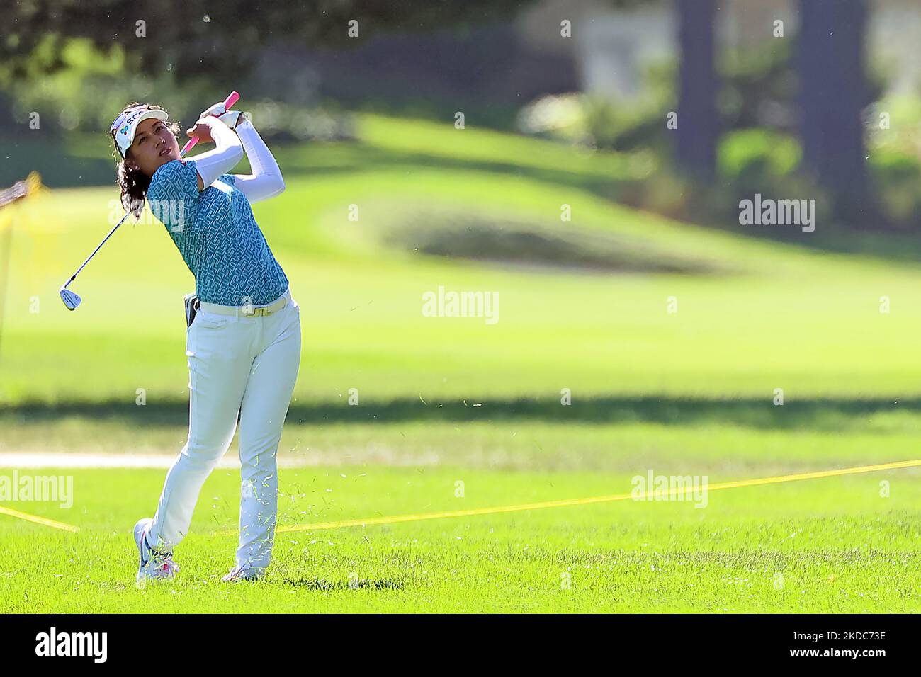 Atthaya Thitikul trifft vom Fairway 18. während der ersten Runde des Meijer LPGA Classic Golfturniers im Blythefield Country Club in Belmont, MI, USA Donnerstag, 16. Juni 2022. (Foto von Amy Lemus/NurPhoto) Stockfoto
