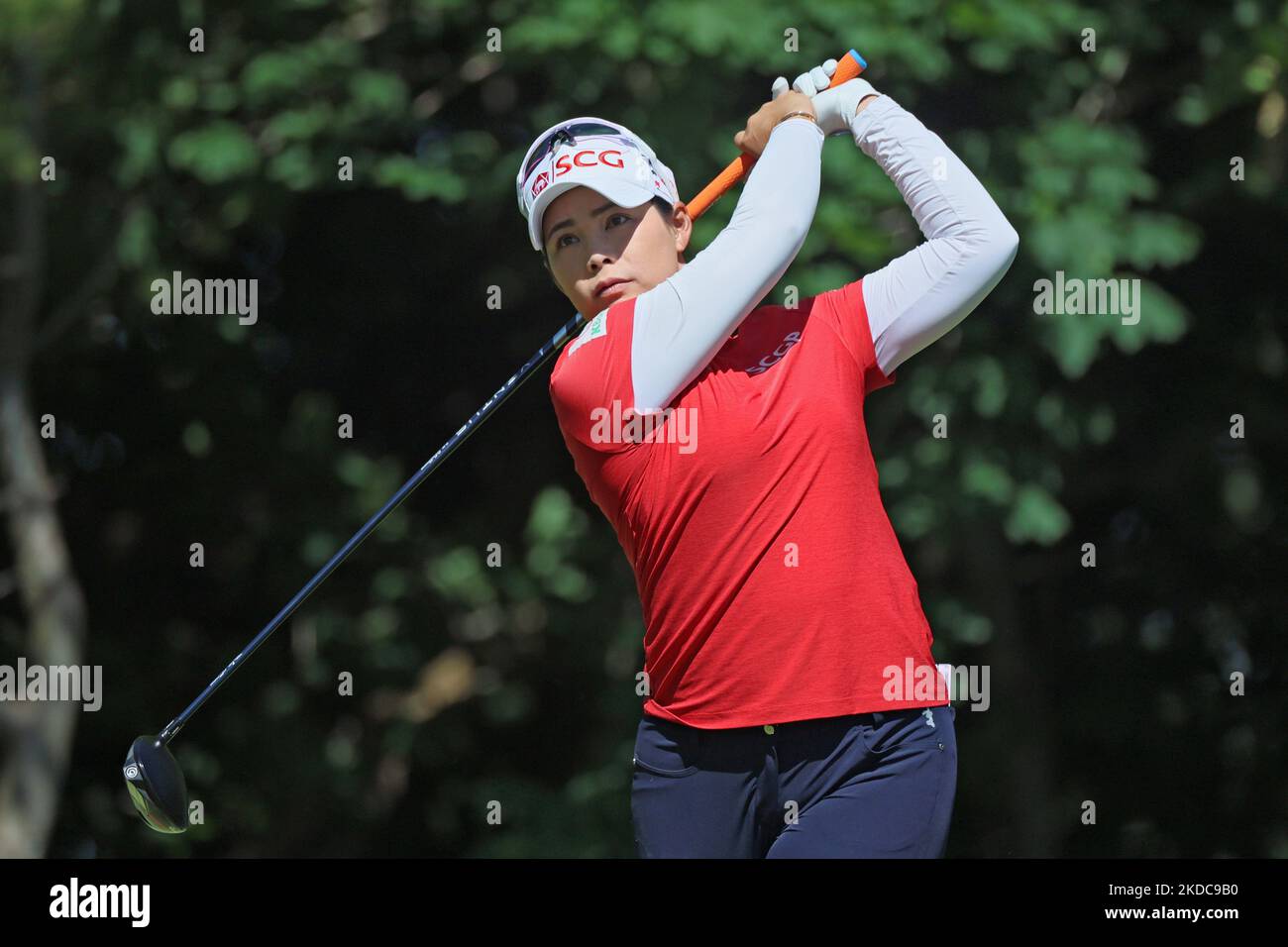 Moriya Jutanugarn aus Bangkok, Thailand trifft am 16. Juni 2022 in der ersten Runde des Meijer LPGA Classic Golfturniers im Blythefield Country Club in Belmont, MI, USA, vom 4. T-Shirt. (Foto von Amy Lemus/NurPhoto) Stockfoto