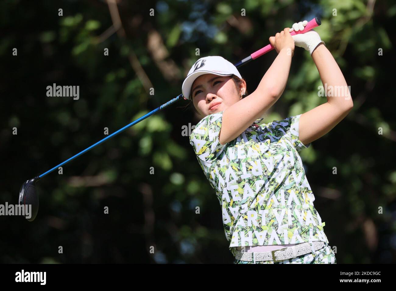 Ayaka Furue aus Kobe, Japan, trifft am 16. Juni 2022 in der ersten Runde des Meijer LPGA Classic Golfturniers im Blythefield Country Club in Belmont, MI, USA, vom 4.-Abschlag. (Foto von Amy Lemus/NurPhoto) Stockfoto