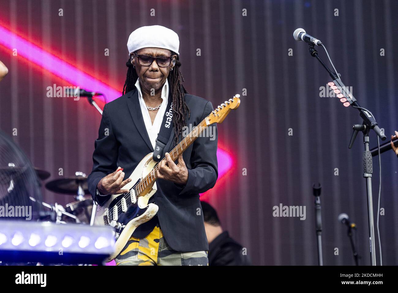 LANDGRAAF, NIEDERLANDE - 19. JUNI: Nile Rodgers & Chic tritt am 19. Juni 2022 beim Pinkpop Festival 2022 in MegaLand Landgraaf, Niederlande, live auf. (Foto von Roberto Finizio/NurPhoto) Stockfoto