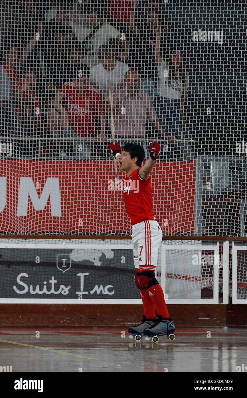 Pablo Alvarez von SL Benfica feiert während der Rink Hockey-Playoffs 4. Etappe zwischen SL Benfica und FC Porto, im Pavilhão Fidelidade, Lisboa, Portugal, 25, Juni 2022 (Foto von João Rico/NurPhoto) Stockfoto